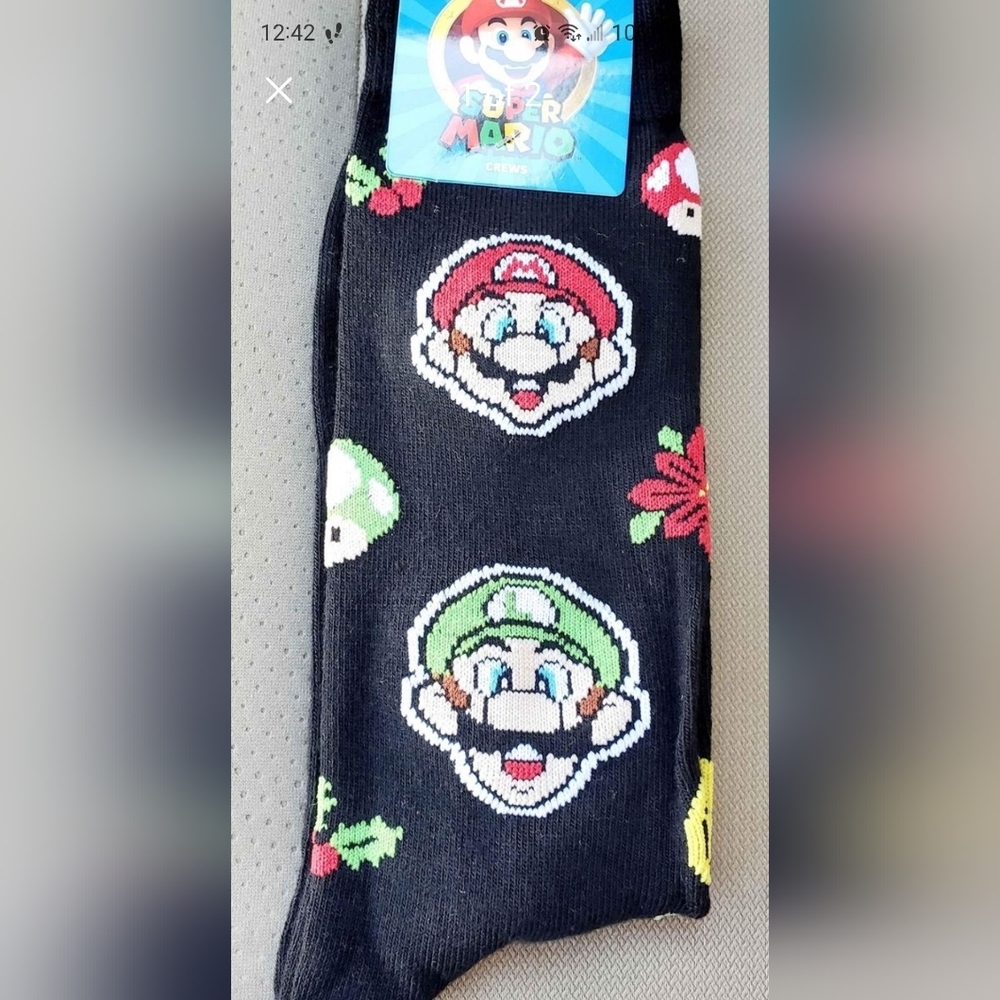 Super Mario Brothers Christmas Crew Socks 1‎ Pair New